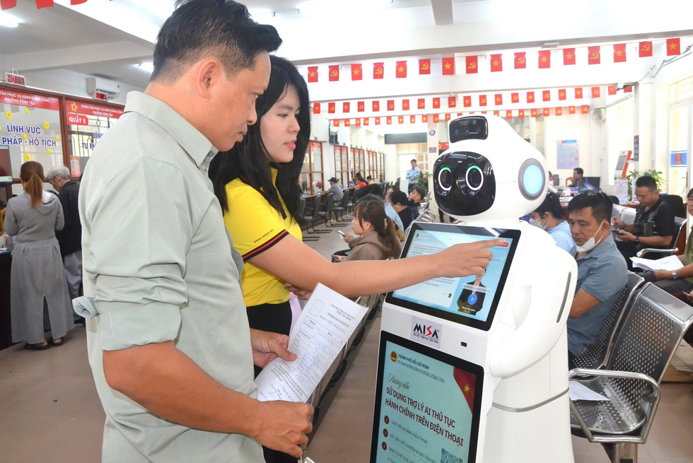 Thủ tục thông suốt, người dân TPHCM không còn ngại đến phường - 4