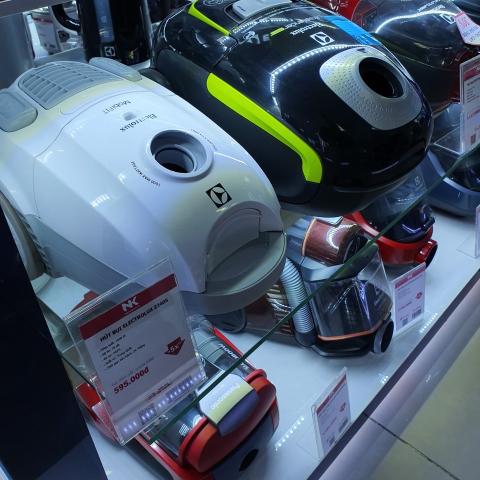 Black Friday: Hàng trưng bày đã hỏng, vẫn treo giảm giá sâu bán cho khách - 2 Black Friday: Hàng trưng bày đã hỏng, vẫn treo giảm giá sâu bán cho khách - 2
