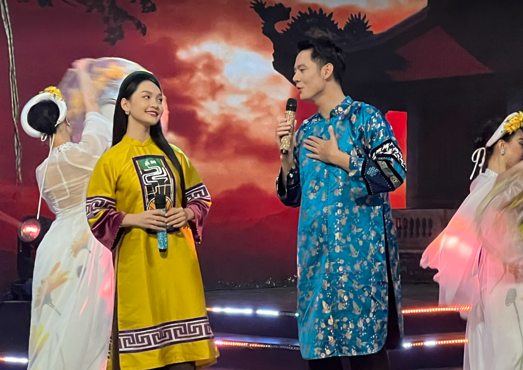 Nhạc sĩ Nguyễn Quang Long sáng tác ca khúc về Kinh Bắc - 2 Nhạc sĩ Nguyễn Quang Long sáng tác ca khúc về Kinh Bắc - 2