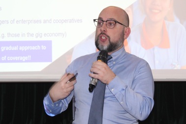 Chuyên gia ILO: Cách tính lương hưu ở Việt Nam quá hào phóng