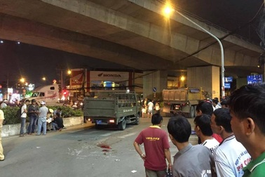 Xe ben tông xe máy, bé trai 3 tuổi tử vong