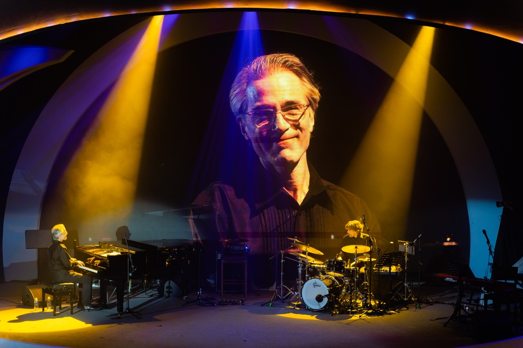 Thanh Lam återupplever gamla minnen med Jazzriddaren Niels Lan Doky - 1 Thanh Lam ôn kỷ niệm cũ với Hiệp sĩ Jazz Niels Lan Doky - 1