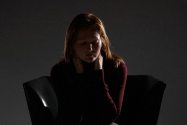 Chủ đề: Con đường thành “gái gọi” của cô gái cả tin