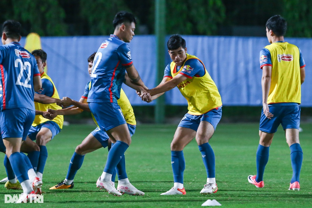 Trung vệ tuyển Việt Nam: Đối đầu Son Heung Min là trải nghiệm thú vị - 1 Trung vệ tuyển Việt Nam: Đối đầu Son Heung Min là trải nghiệm thú vị - 1
