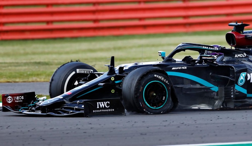 British GP 2020: Gay cấn tột độ, Lewis Hamilton lê lết cán đích - 10 British GP 2020: Gay cấn tột độ, Lewis Hamilton lê lết cán đích - 10