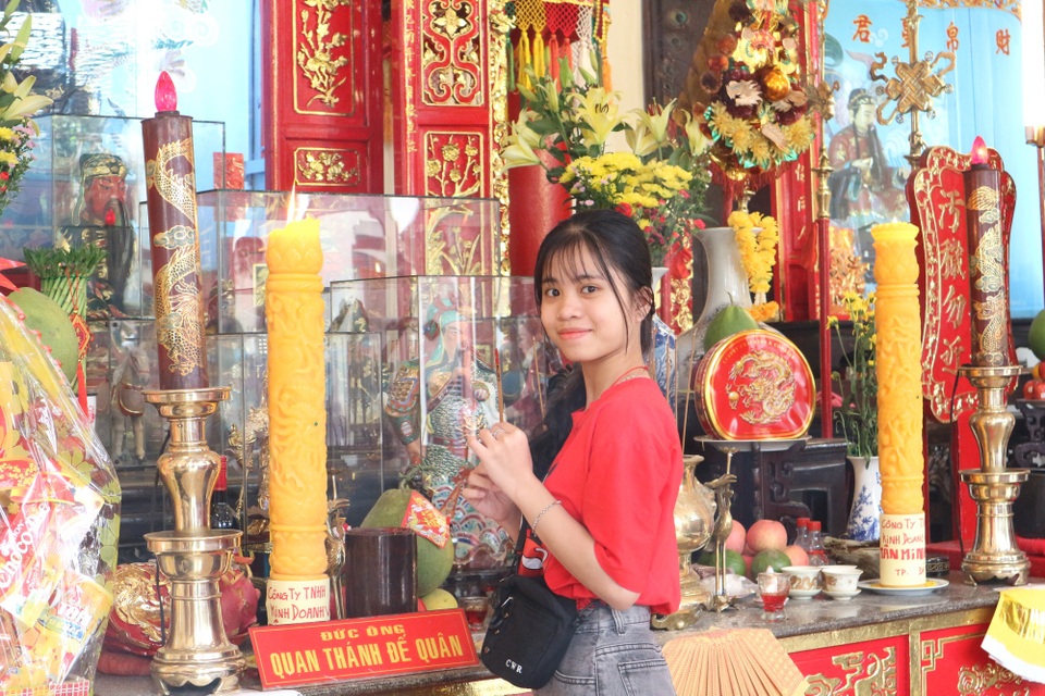 Du khách “xúng xính” check-in Hội An những ngày đầu năm mới - 4