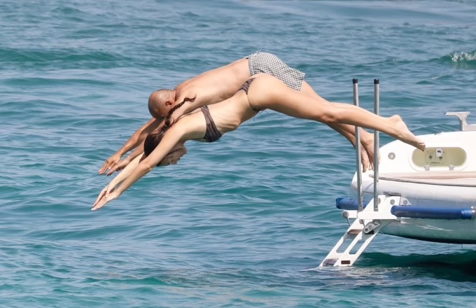 Sắc vóc siêu mẫu Italy đang mê hoặc tài tử Leonardo DiCaprio - 2