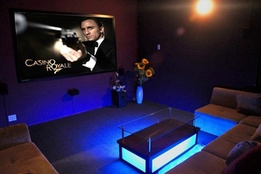 Sài Gòn cuối tuần: Các rạp phim “không đụng hàng” ở Sài Gòn