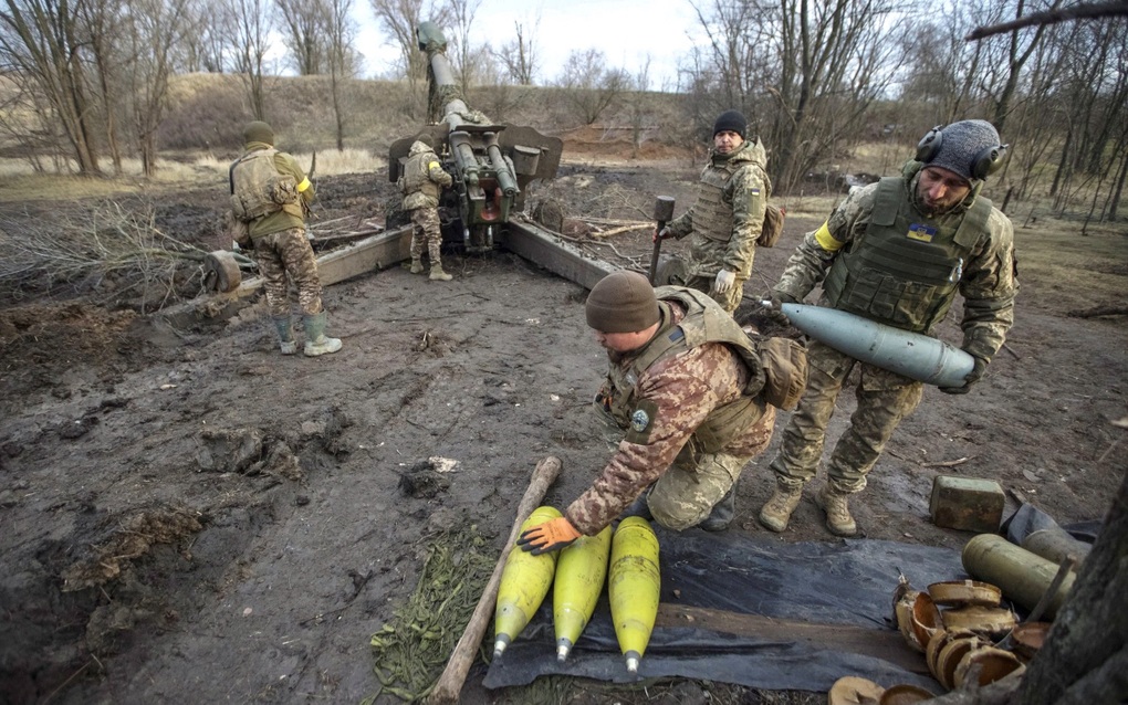 Ukraine đặt bẫy, gài mìn ngăn Nga đột kích dọc phòng tuyến miền Đông - 1 Ukraine đặt bẫy, gài mìn ngăn Nga đột kích dọc phòng tuyến miền Đông - 1