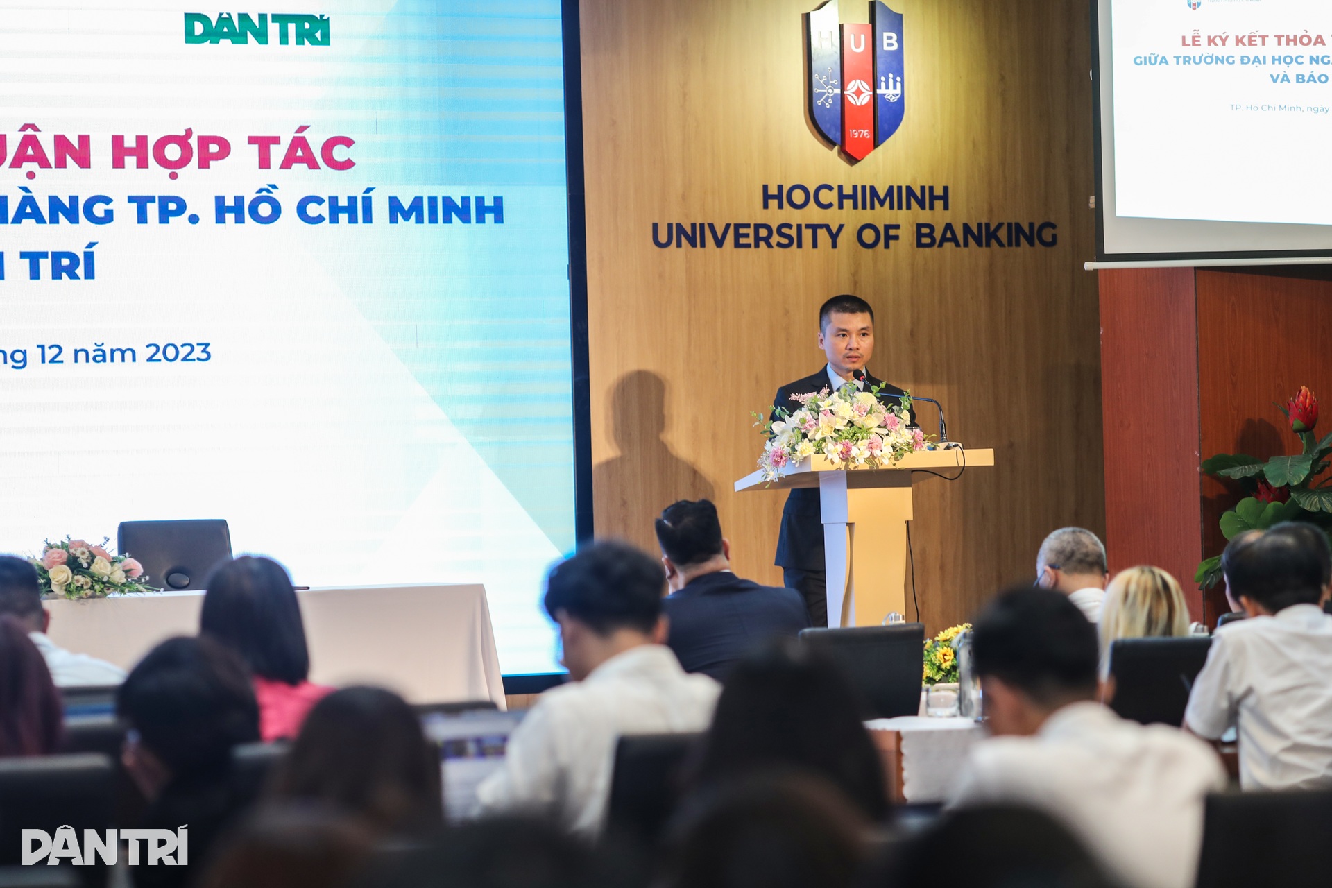 Những khoảnh khắc tại lễ ký kết giữa báo Dân trí và Đại học Ngân hàng TPHCM - 5 Những khoảnh khắc tại lễ ký kết giữa báo Dân trí và Đại học Ngân hàng TPHCM - 5
