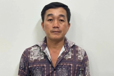 Cha dẫn con vào chùa ở TPHCM trộm tiền công đức