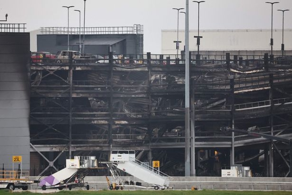 Cháy lớn tại sân bay Luton ở Anh do một chiếc ô tô - 3