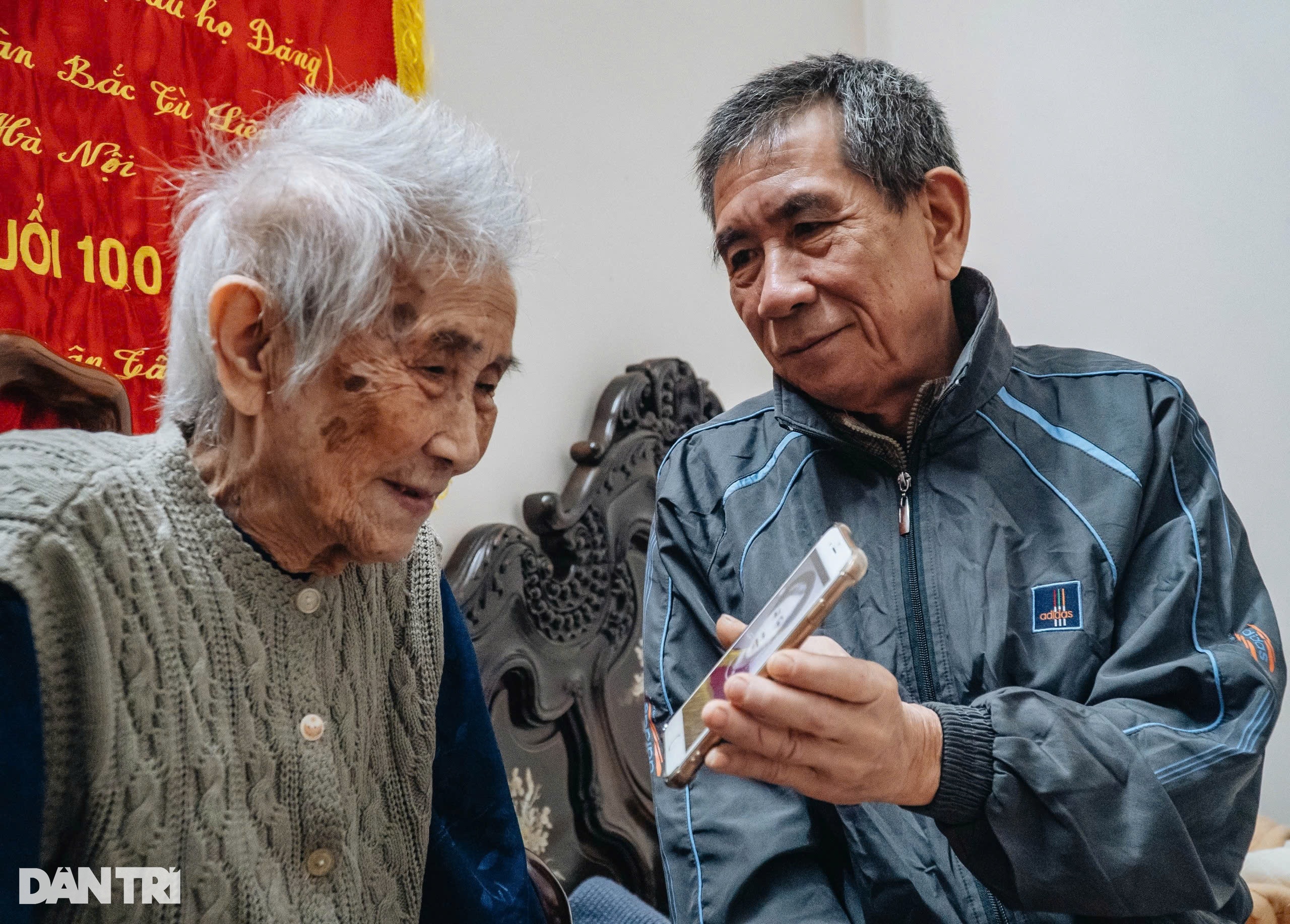 Chuyện chưa biết về cụ bà giai nhân nức tiếng Hà Nội, đám cưới to nhất vùng - 5 Chuyện chưa biết về cụ bà giai nhân nức tiếng Hà Nội, đám cưới to nhất vùng - 5