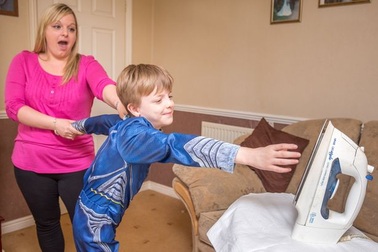 Cậu bé "siêu nhân" không hề biết đau