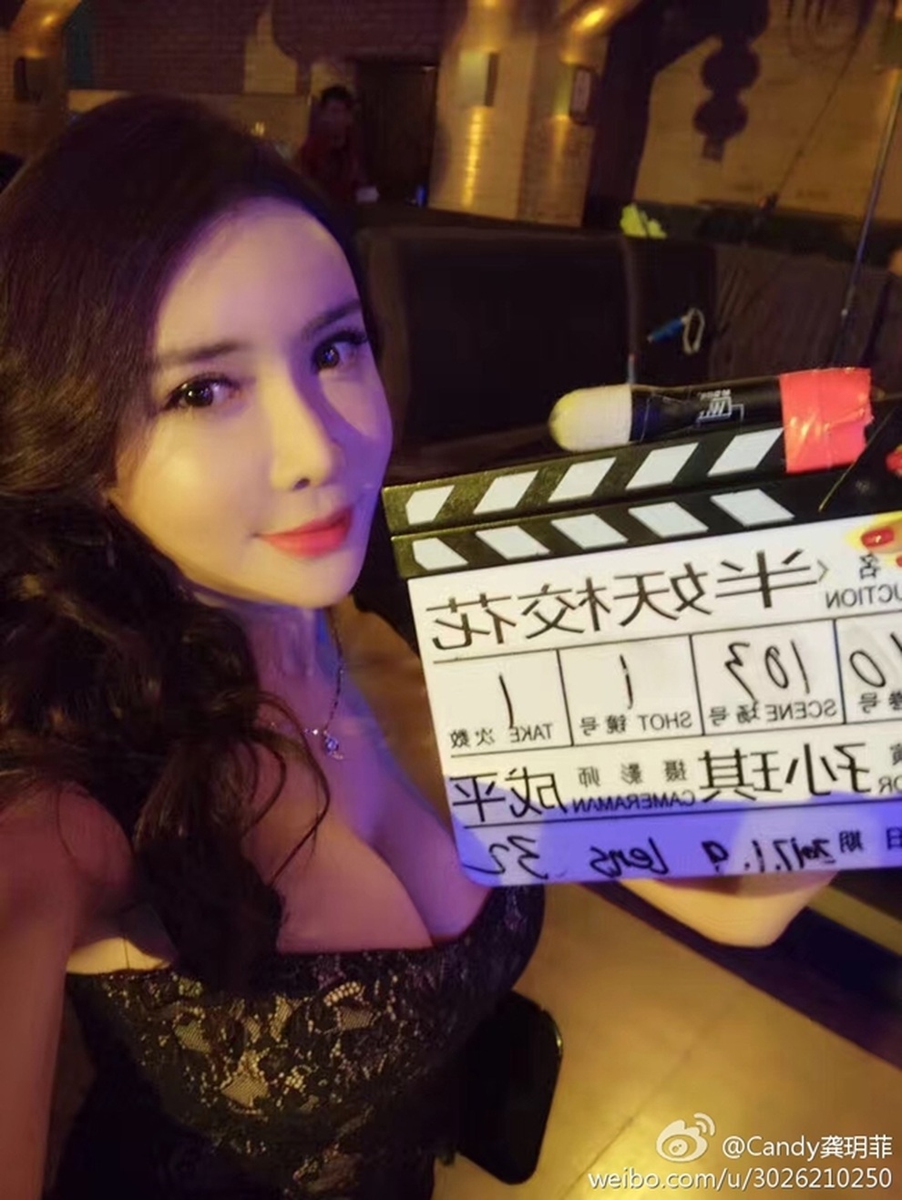 Phan Kim Liên hở bạo nhất màn ảnh hết thời, chỉ đóng clip hài - 7 Phan Kim Liên hở bạo nhất màn ảnh hết thời, chỉ đóng clip hài - 7