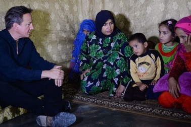 Thủ tướng Anh David Cameron thăm người tị nạn Syria