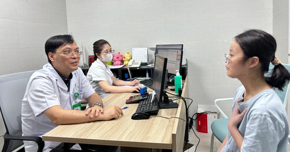 Bị tai nạn ô tô cán qua ngực, nữ sinh 18 tuổi thoát cửa tử thần kỳ - 1 Bị tai nạn ô tô cán qua ngực, nữ sinh 18 tuổi thoát cửa tử thần kỳ - 1