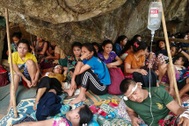 Thảm kịch người tị nạn chạy khỏi Myanmar: 8 bao gạo cho hơn 2.000 người