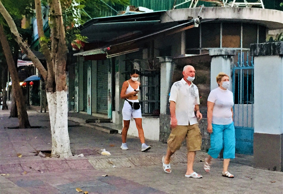 Phố biển Nha Trang tĩnh lặng trong những ngày giãn cách xã hội - 10 Phố biển Nha Trang tĩnh lặng trong những ngày giãn cách xã hội - 10