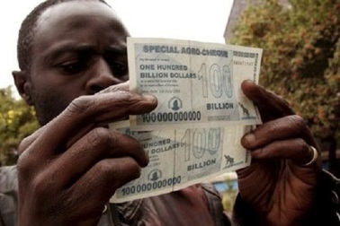 Mua 100 nghìn tỷ đô la Zimbabwe với giá 500.000 đồng