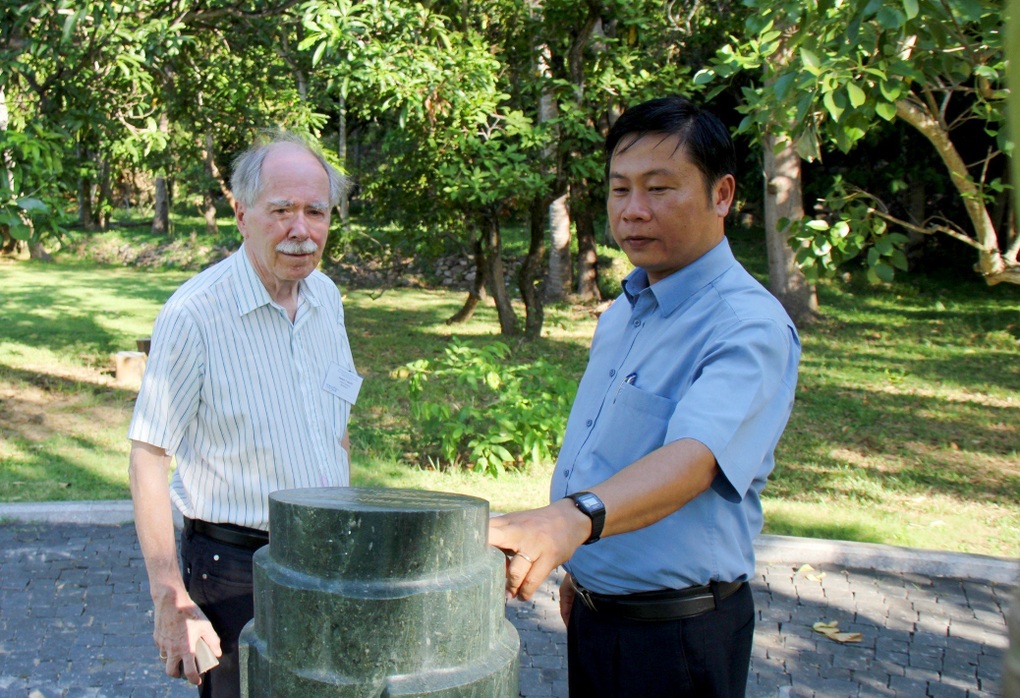 Con đường Nobel độc đáo tại Việt Nam - 3 Con đường Nobel độc đáo tại Việt Nam - 3