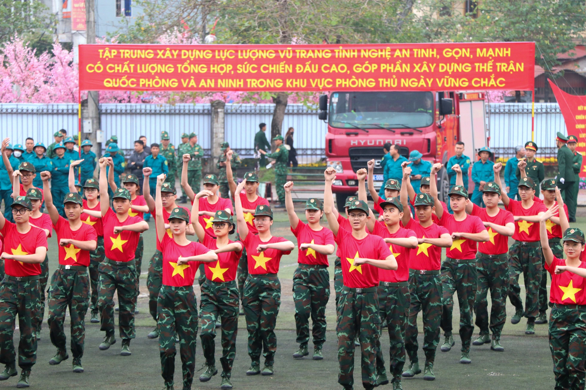 Lực lượng vũ trang phô diễn sức mạnh trong lễ ra quân huấn luyện - 13 Lực lượng vũ trang phô diễn sức mạnh trong lễ ra quân huấn luyện - 13