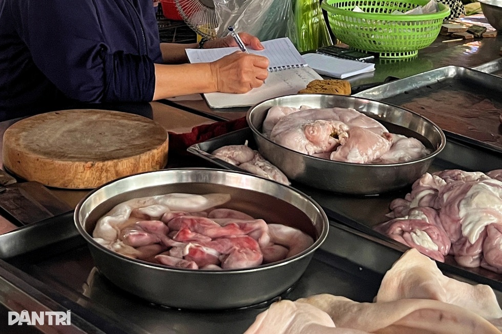 Đi chợ từ 4h sáng khắp Hà Nội, TPHCM vẫn... không mua được bộ lòng xe điếu - 5 Đi chợ từ 4h sáng khắp Hà Nội, TPHCM vẫn... không mua được bộ lòng xe điếu - 5