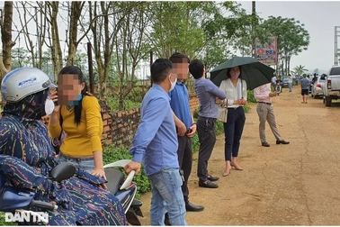 Môi giới bất động sản chuyển nghề bán cơm chiên, phở bò