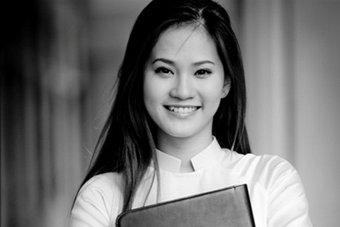 Đằm thắm tà áo dài thiếu nữ trường Sư phạm