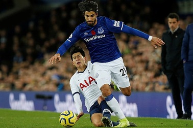 HLV Pochettino: “Thẻ đỏ với Son Heung Min là không công bằng”
