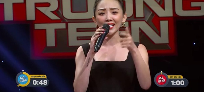 Hương Giang chất vấn Tóc Tiên: Chị có thật sự chuyên nghiệp khi bật khóc trên ghế nóng The Voice? - Ảnh 4. Hương Giang chất vấn Tóc Tiên: Chị có thật sự chuyên nghiệp khi bật khóc trên ghế nóng The Voice? - Ảnh 4.
