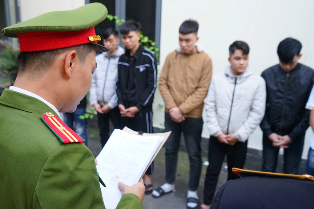 Khởi tố nhóm thanh niên gây rối sáng mùng 1 Tết ở Đà Nẵng - 1 Khởi tố nhóm thanh niên gây rối sáng mùng 1 Tết ở Đà Nẵng - 1