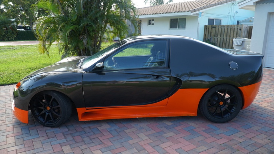 Hô biến Honda Civic thành… siêu xe Bugatti Veyron - 2 Hô biến Honda Civic thành… siêu xe Bugatti Veyron - 2
