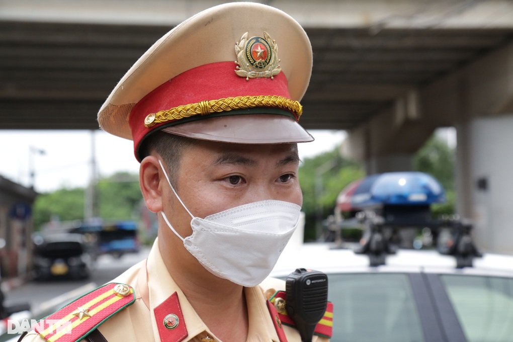 CSGT Hà Nội kiểm tra ma túy hàng loạt tài xế ở cửa ngõ phía nam - 7 CSGT Hà Nội kiểm tra ma túy hàng loạt tài xế ở cửa ngõ phía nam - 7