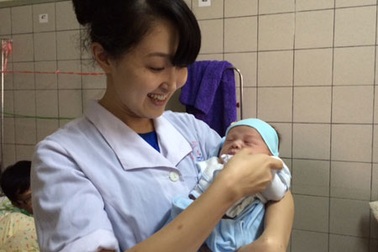 Cứu sống bé sơ sinh có mẹ bị tai biến bất ngờ khi chuyển dạ