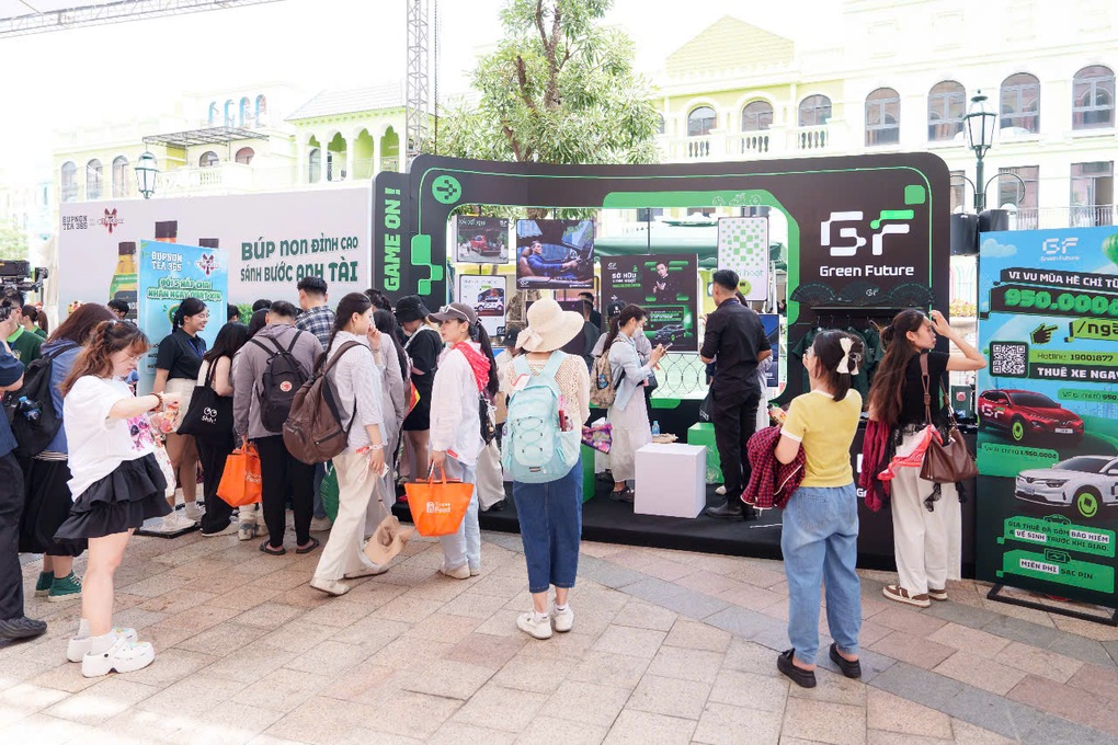 Hơn 220.000 lượt khách dự concert “Anh trai vượt ngàn chông gai” tại Ocean City - 8 Hơn 220.000 lượt khách dự concert “Anh trai vượt ngàn chông gai” tại Ocean City - 8