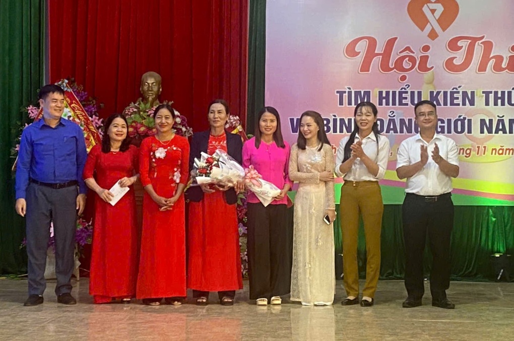 Sân khấu hóa hội thi vì bình đẳng giới, phòng chống bạo lực trên cơ sở giới - 2 Sân khấu hóa hội thi vì bình đẳng giới, phòng chống bạo lực trên cơ sở giới - 2