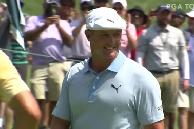 Những tình huống đánh bóng siêu dị của Bryson DeChambeau.