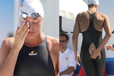 Tai nạn “dở khóc dở cười” tại đường đua xanh