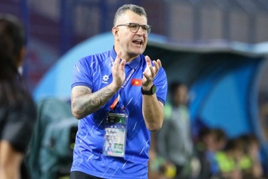 HLV Cristiano Roland nói lời xúc động về U16 Việt Nam