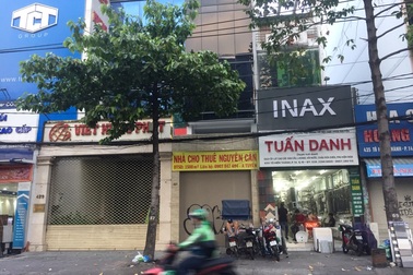 Giảm tiền mặt bằng cả trăm triệu đồng/tháng, người thuê vẫn “méo mặt”