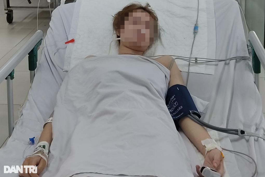 8 sinh viên ngộ độc rượu, 2 người tử vong: Phạt nhà hàng 26 triệu đồng - 1 8 sinh viên ngộ độc rượu, 2 người tử vong: Phạt nhà hàng 26 triệu đồng - 1