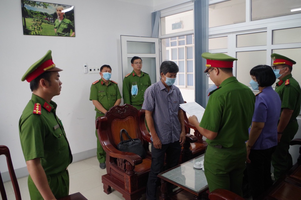 Khởi tố Phó Chủ tịch huyện cùng nhiều cán bộ sai phạm đất đai - 1 Khởi tố Phó Chủ tịch huyện cùng nhiều cán bộ sai phạm đất đai - 1