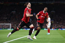 Thêm ngôi sao Man Utd chấn thương nghỉ hết mùa giải