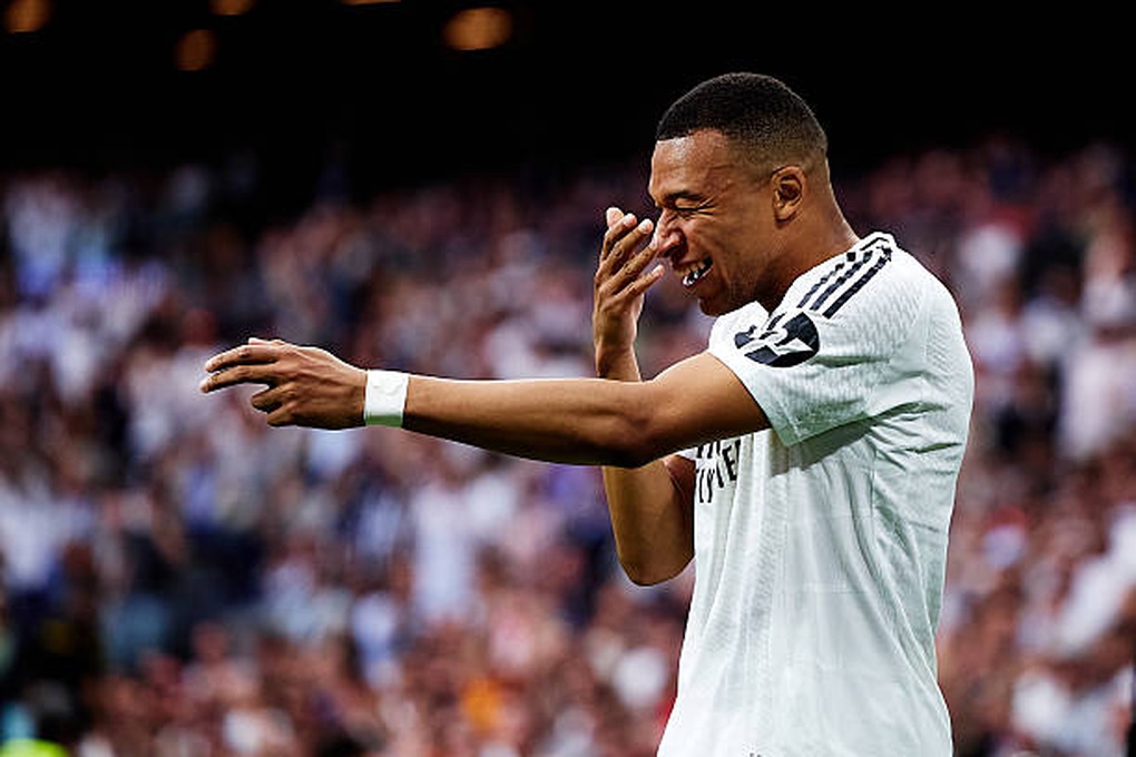 Mbappe phản ứng khi PSG giành chức vô địch Champions League - 2 Mbappe phản ứng khi PSG giành chức vô địch Champions League - 2