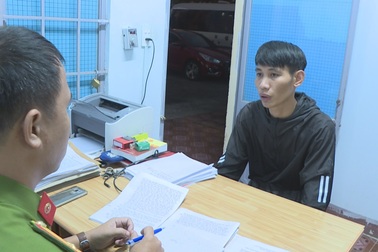 Tạm giữ đối tượng dùng dao tấn công 2 chiến sĩ công an