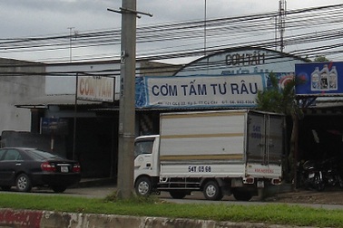 Đối tượng tâm thần cướp xe ô tô lái ra quốc lộ