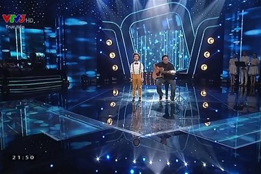 "Soái ca" Gia Khiêm dịu dàng, sâu lắng với "À ơi". (Video: Mạnh Thắng, nguồn: VTV).