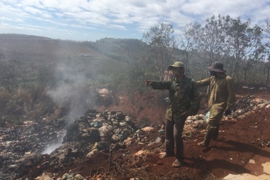 Đắk Nông: Bãi rác lộ thiên nằm “sát vách” khu di tích lịch sử quốc gia!