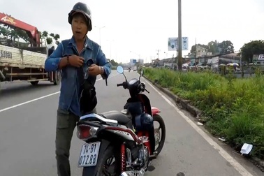 Công an vào cuộc vụ “người lạ mặt” rượt đuổi, cấm người dân ghi hình CSGT